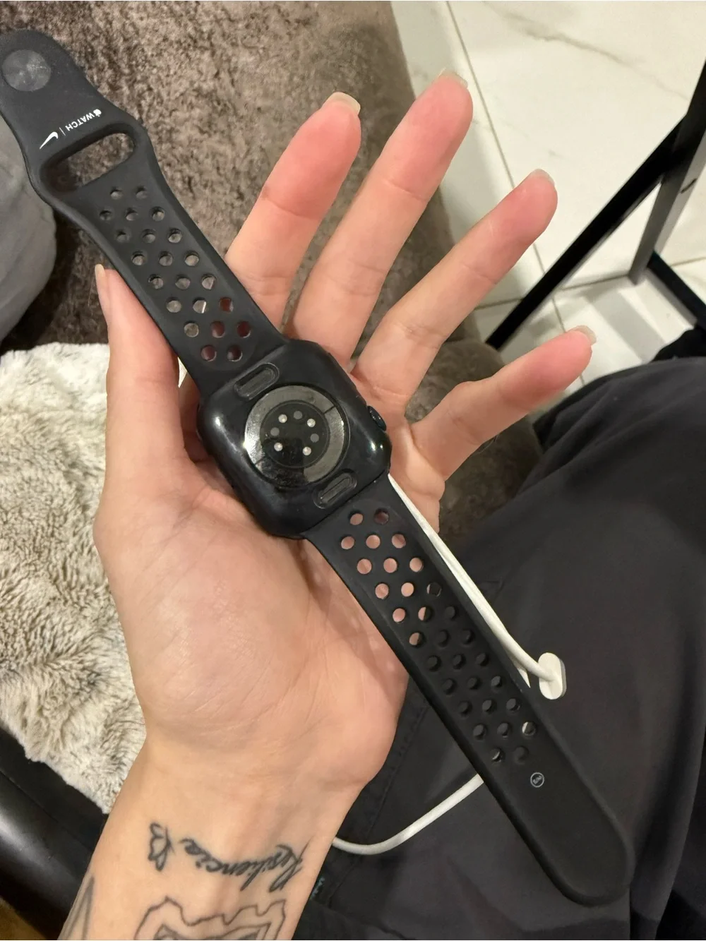 Apple Watch Series 7 GPS + Cellular - Black Sport Band